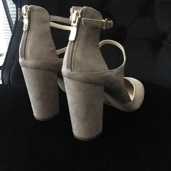 BCBG Color block Block Heels - Picture 4 of 5